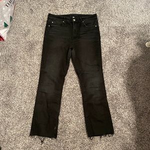 Black crop jeans, lightly worn, super cute!